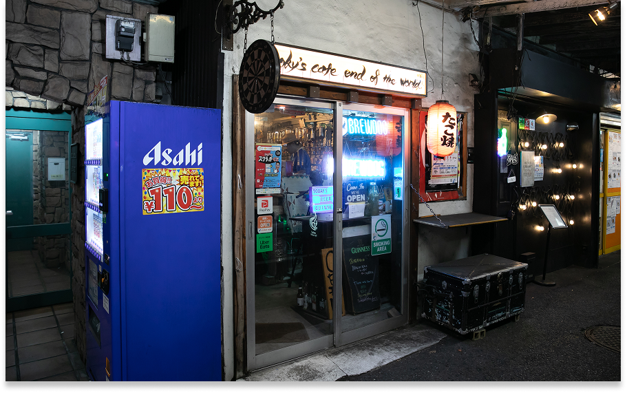 お酒が並ぶバックバーの様子